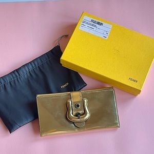 FENDI | GOLD LEATHER CLUTCH & WALLET